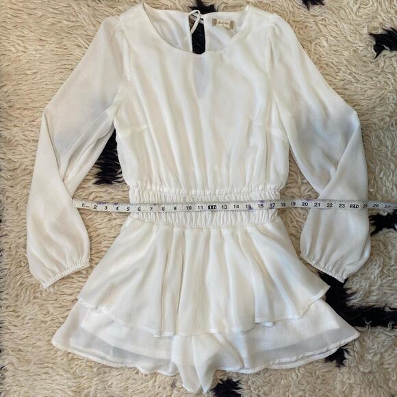 Barely worn goddess white - Picture 8 of 8